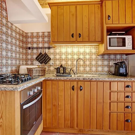 Casa de Férias Monte Do Tanoeiro - Casa Adega Rogil